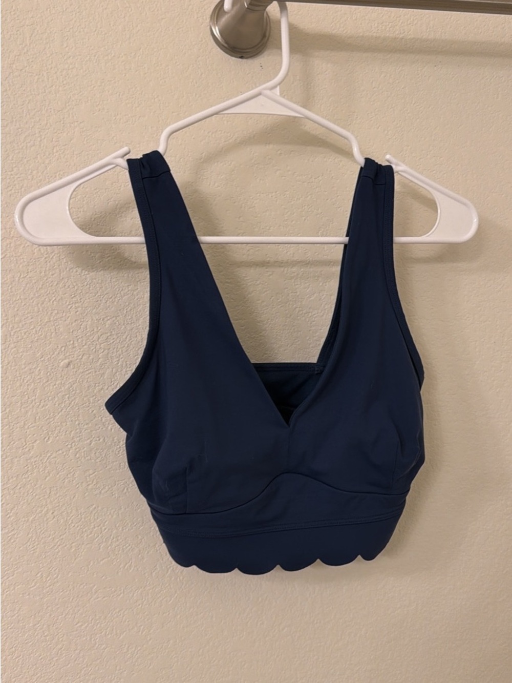 Navy Scallop Hem Sports Bra - Joylab